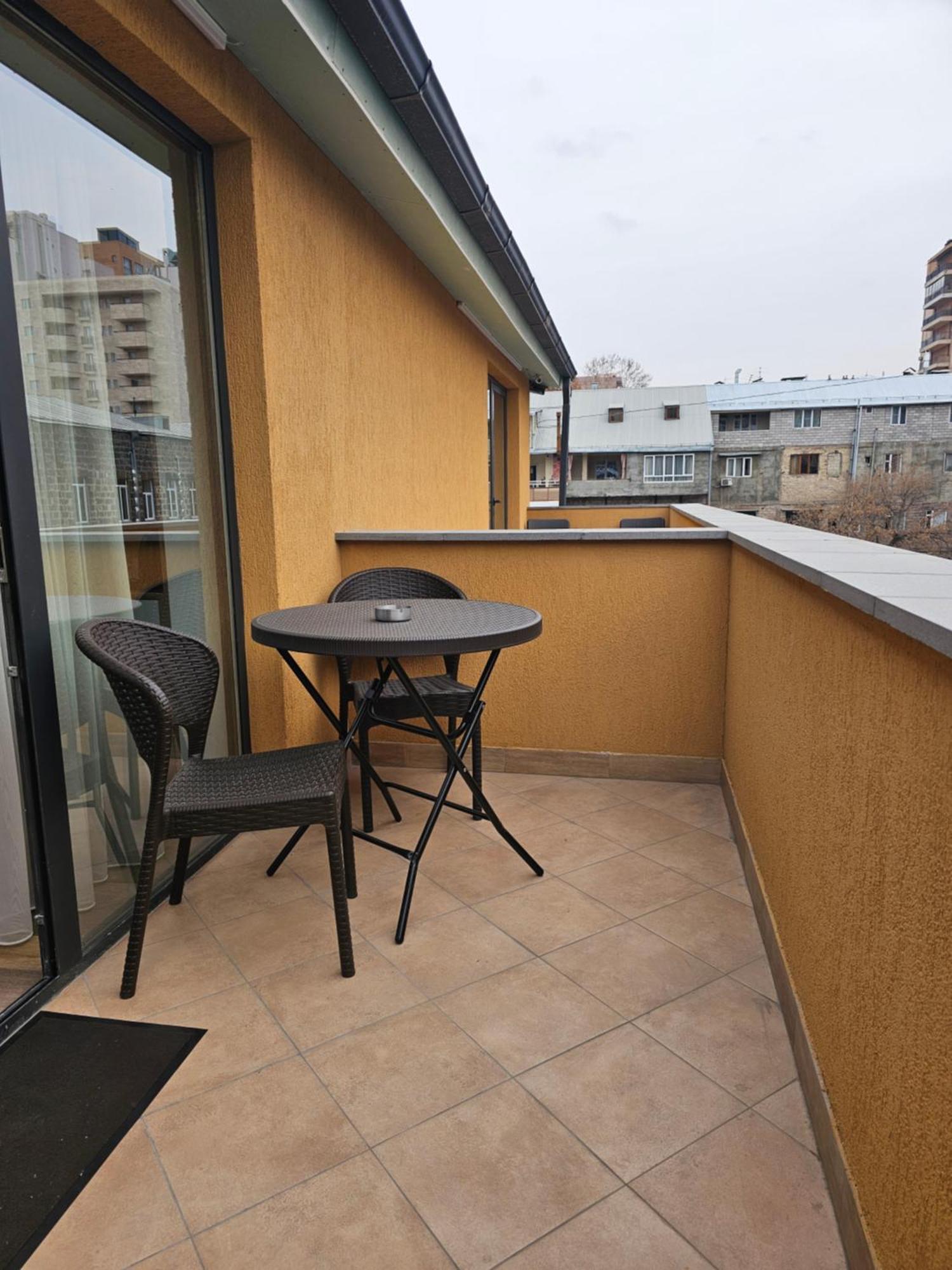Hotel Avenue 30 Ереван Экстерьер фото