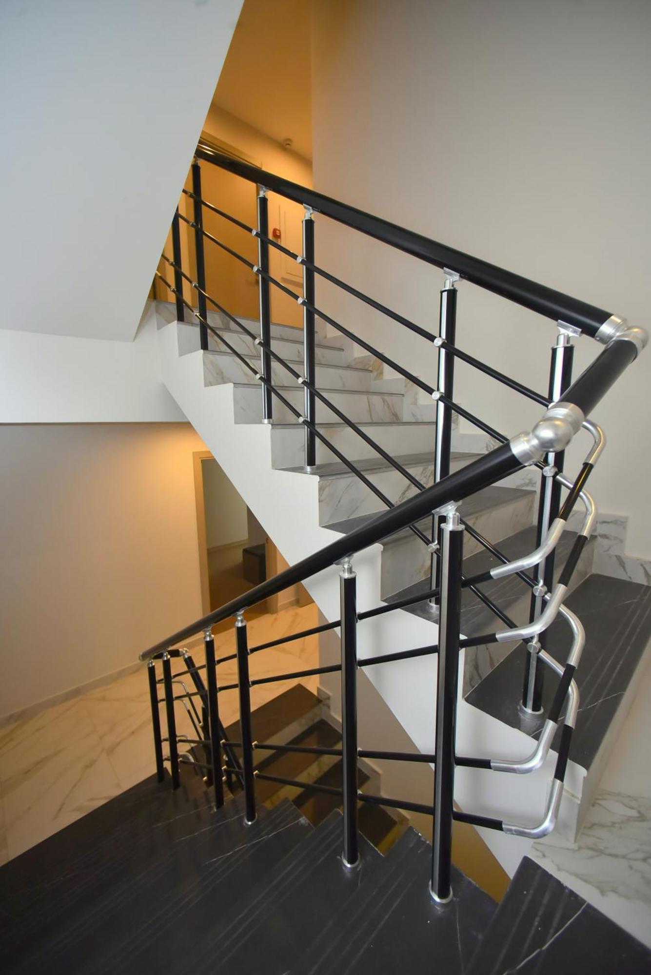 Hotel Avenue 30 Ереван Экстерьер фото