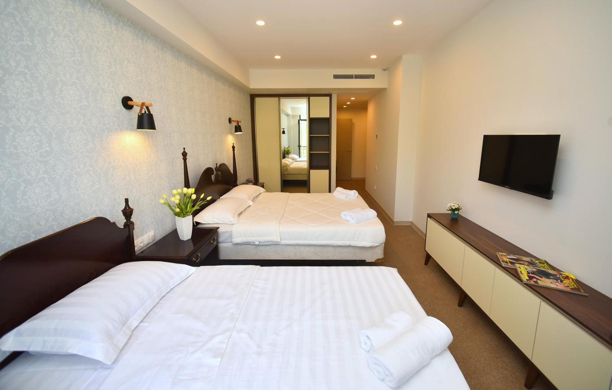 Hotel Avenue 30 Ереван Экстерьер фото