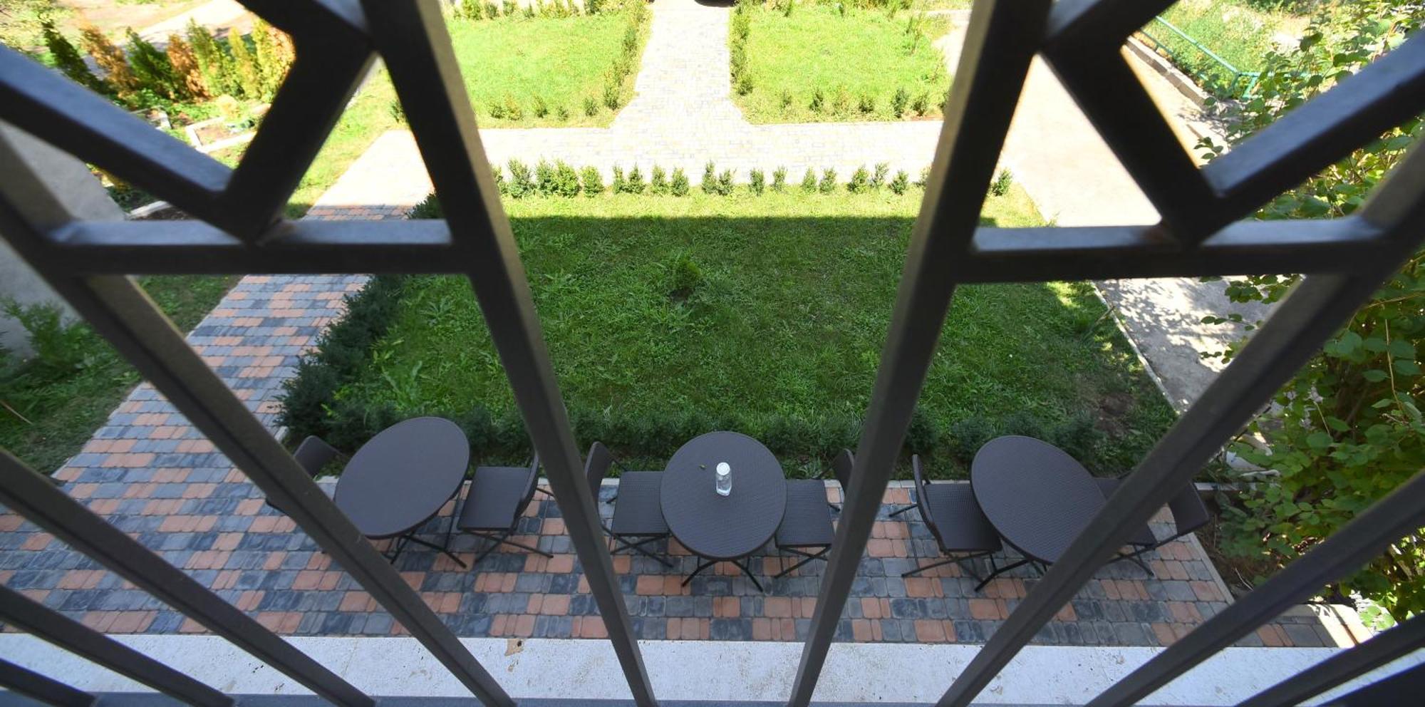 Hotel Avenue 30 Ереван Экстерьер фото